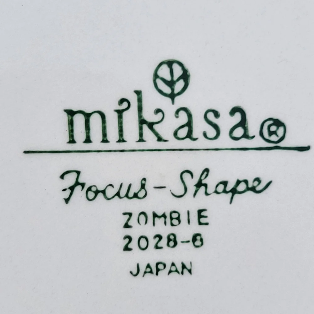 Mikasa Focus-Shape Zombie Saucers (2) Pattern #2028-8? Japan Green Blue Flowers